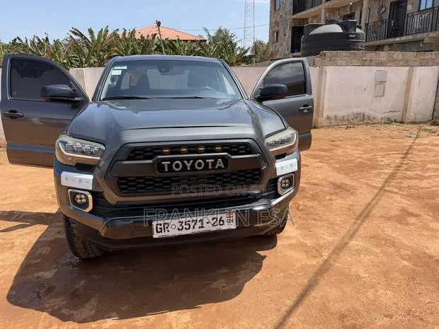 Toyota Tacoma Limited 2021 Gray · Photo 1