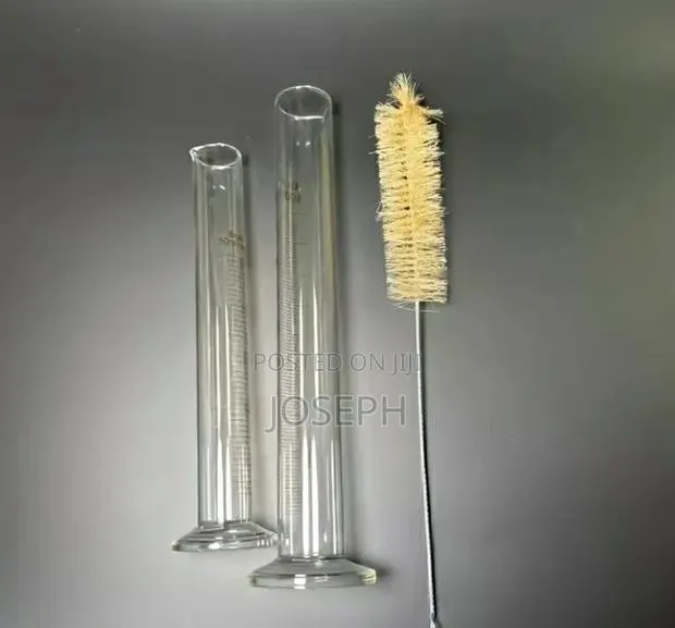 Graduated Cylinder · Photo 1