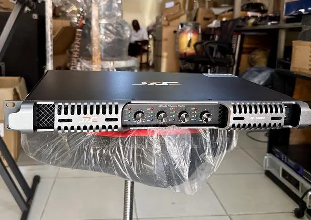 Jac Jp-30000 4 Channels Line Array Amplifier · Photo 1
