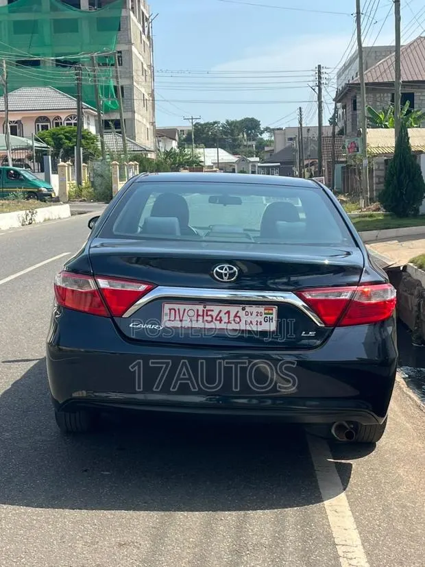 Toyota Camry 2017 Black · Photo 1