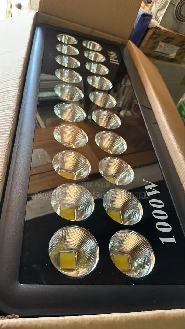 1000W Heavy Duty Floodlight · Photo 1