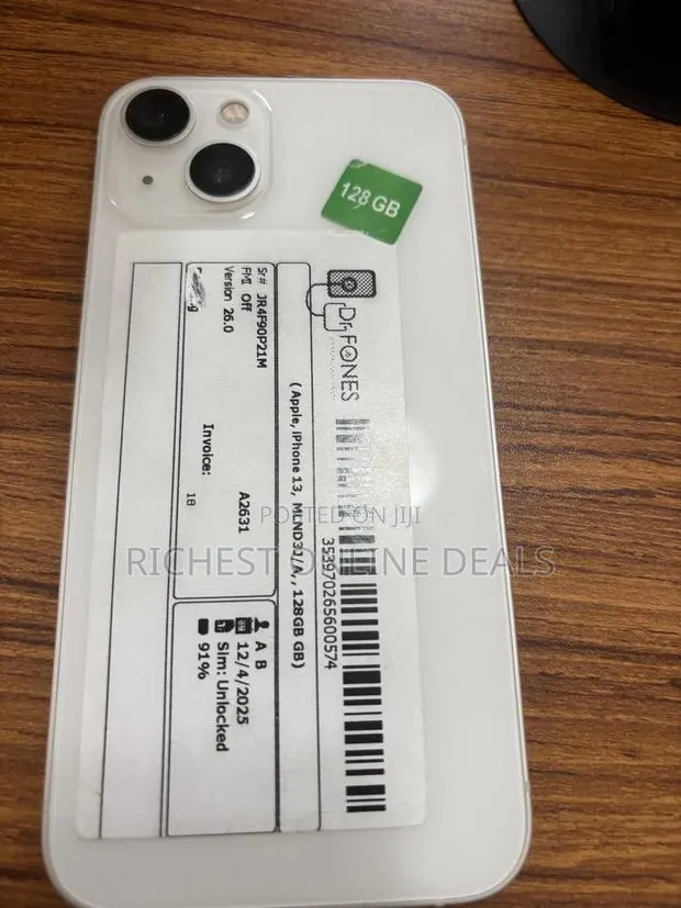 Apple iPhone 13 128 GB White · Photo 1