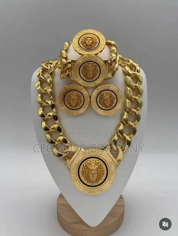 Original Gold Necklaces · Photo 1