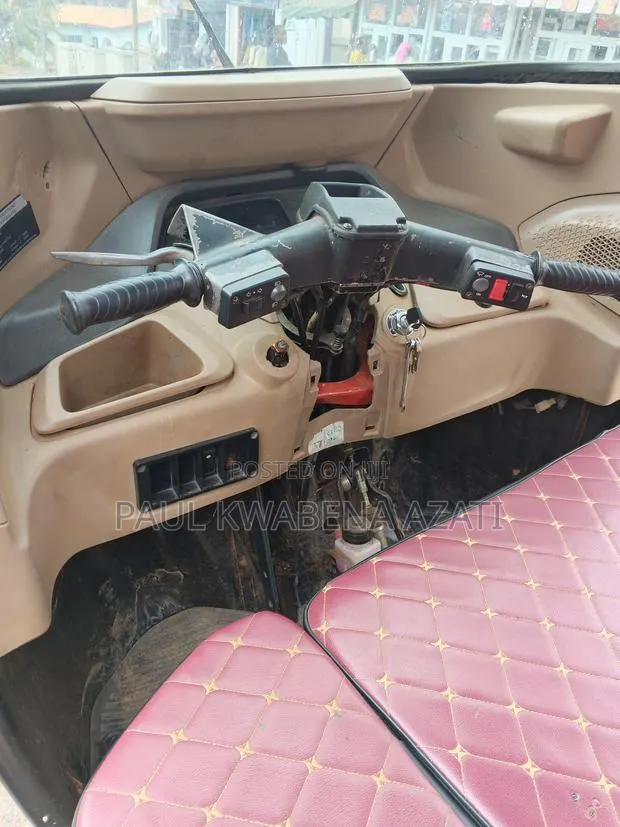 Bajaj RE 2025 Black · Photo 1