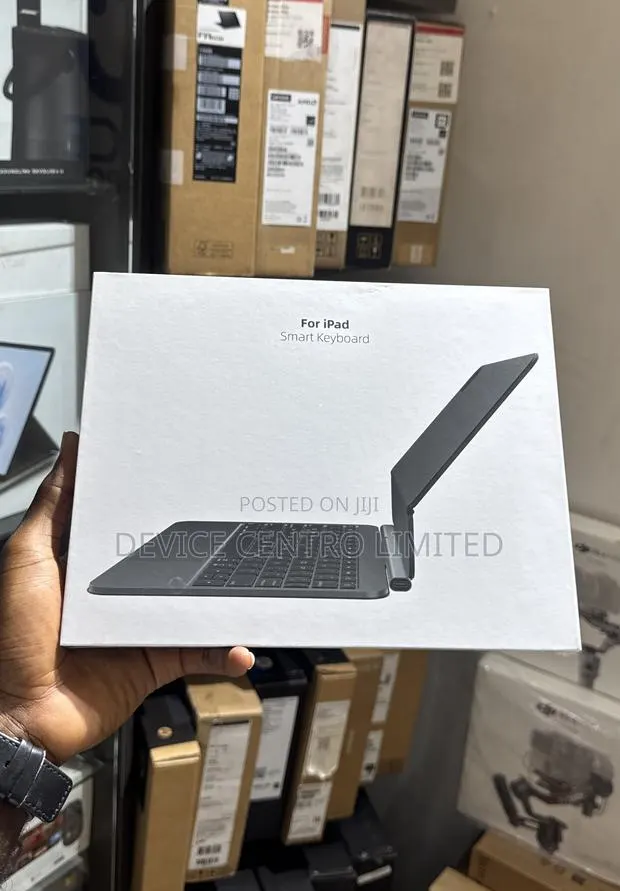 Apple iPad Smart Magic Keyboard · Photo 1