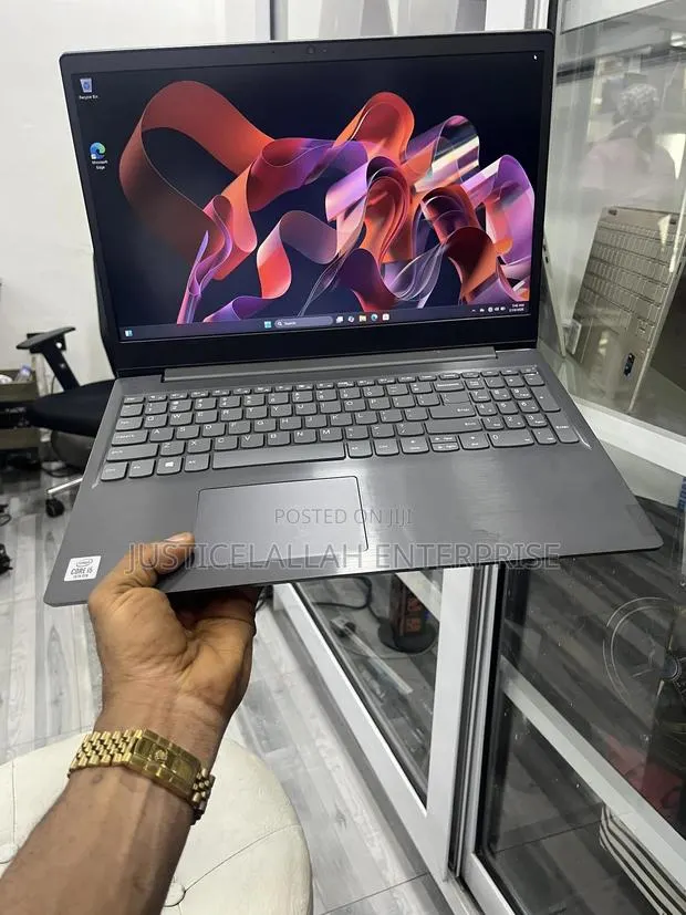 Laptop Lenovo Ideapad 3 12GB Intel Core i5 HDD+SSD 700GB · Photo 1