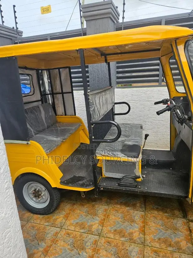 New Motorcycle 2026 Yellow · Photo 2