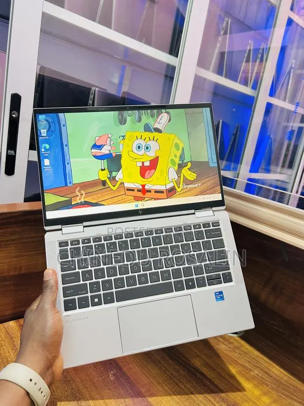 Laptop HP EliteBook x360 1030 G8 16GB Intel Core i7 SSD 512GB · Photo 1