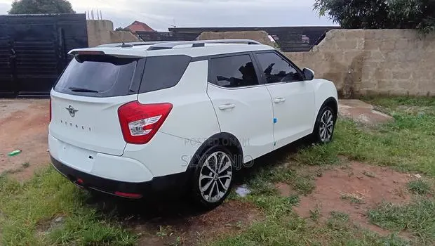 SsangYong Tivoli 2017 White · Photo 1