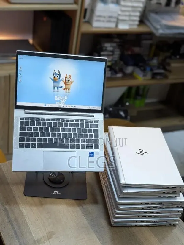 Laptop HP EliteBook 830 G8 16GB Intel Core i5 SSD 256GB · Photo 1
