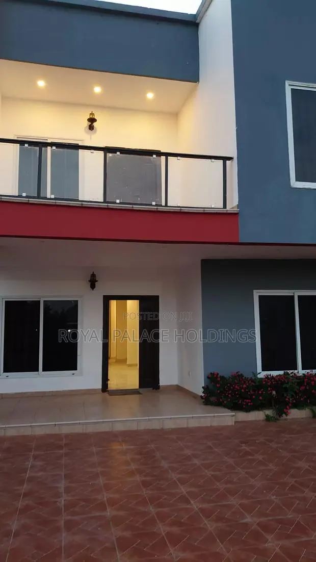 4bdrm Duplex in School Junction for rent · Photo 1