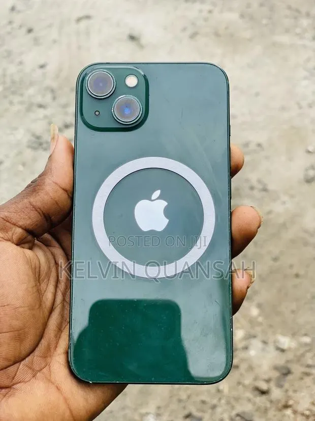 Apple iPhone 13 128 GB Green · Photo 1