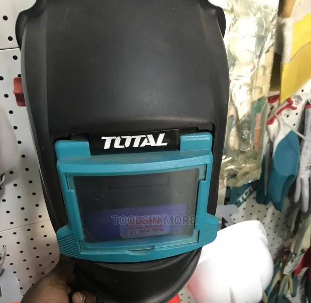 TOTAL Auto Darkening Welding Helmet · Photo 1