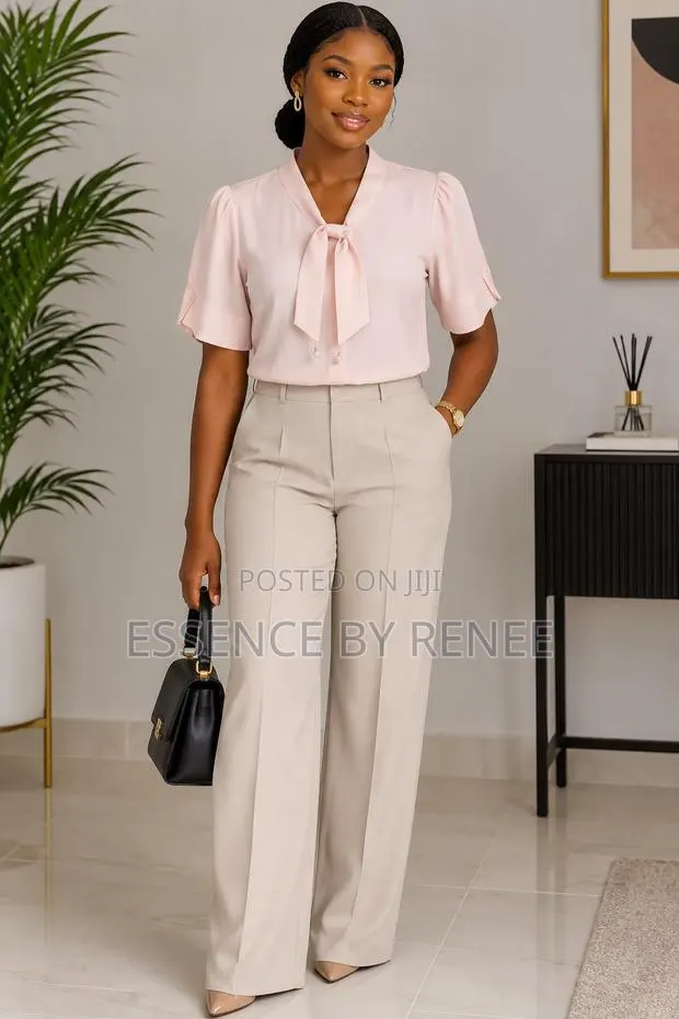 Ladies Blouse · Photo 1