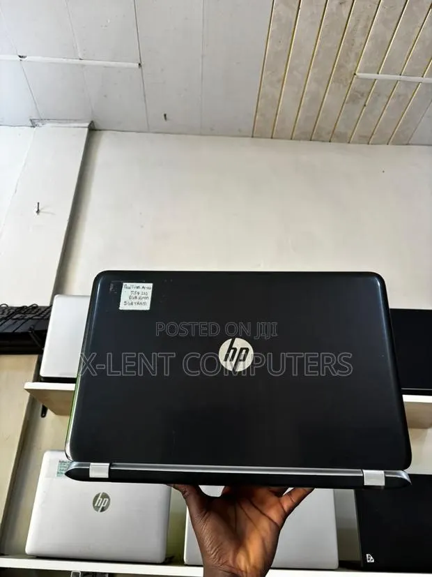 Laptop HP Pavilion 10 8GB AMD A10 HDD 500GB · Photo 1