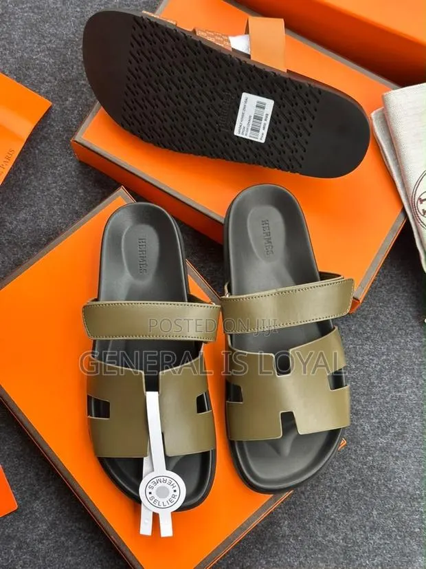Hermès Chypre Sandals Slippers in Khaki Green Calfskin the Signature · Photo 1