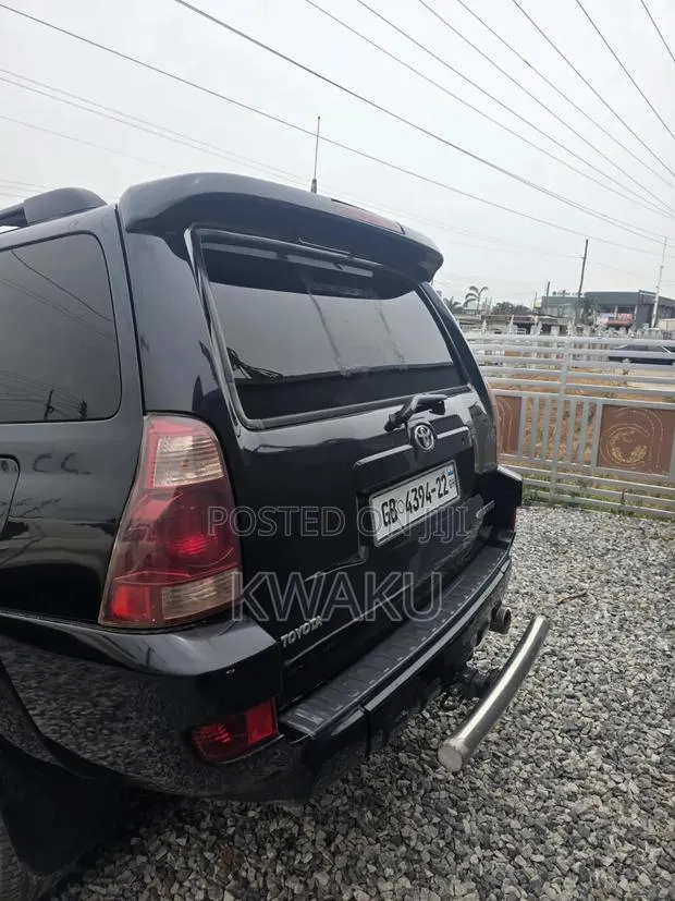 Toyota 4-Runner 2011 Black · Photo 1