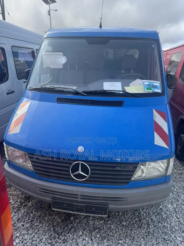 Mercedes-Benz Sprinter 1996 Blue · Photo 1