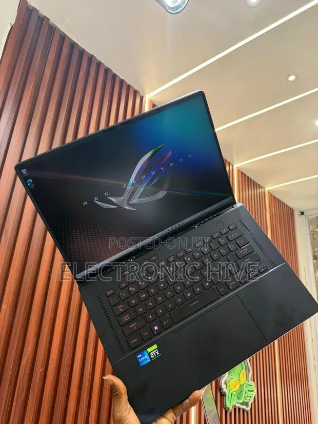 Laptop Asus ROG Zephyrus M16 GU603HR 16GB Intel Core I7 SSD 512GB · Photo 1
