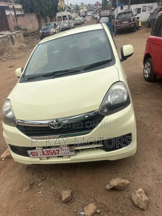 Toyota Pixis Epoch 660 FWD 2012 Yellow · Photo 1