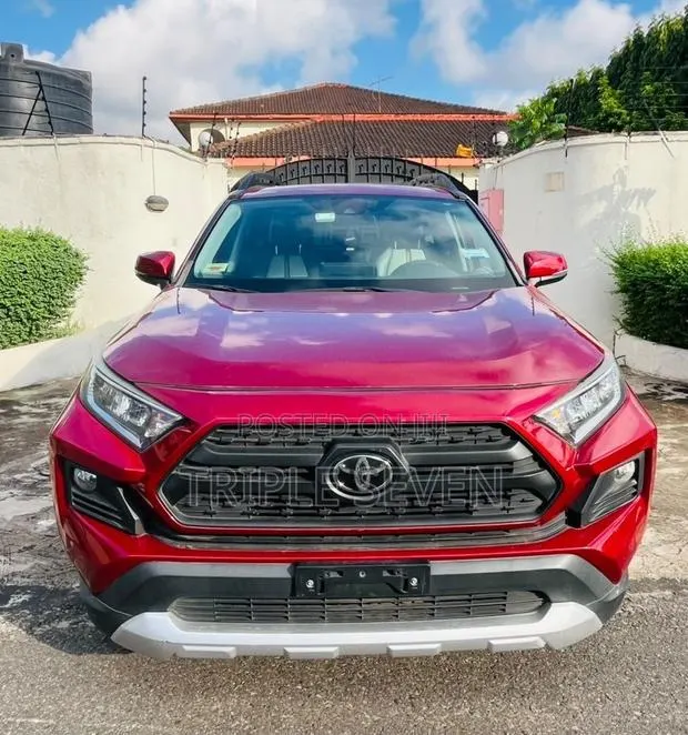 Toyota RAV4 Adventure 2019 Red · Photo 1