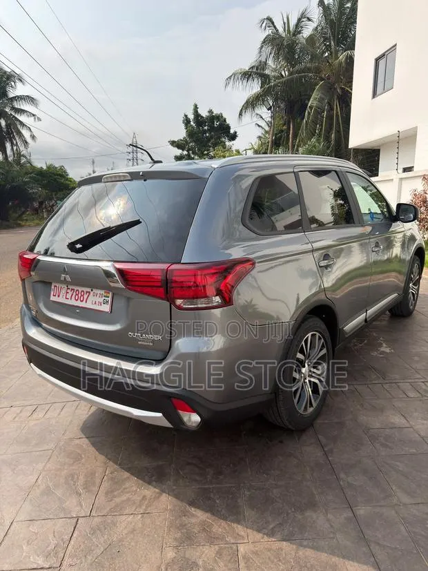 Mitsubishi Outlander ES AWC 2016 Gray · Photo 1