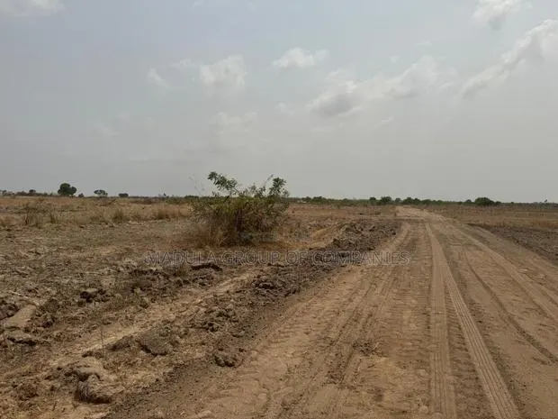 Building Trust Selling Land · Photo 1
