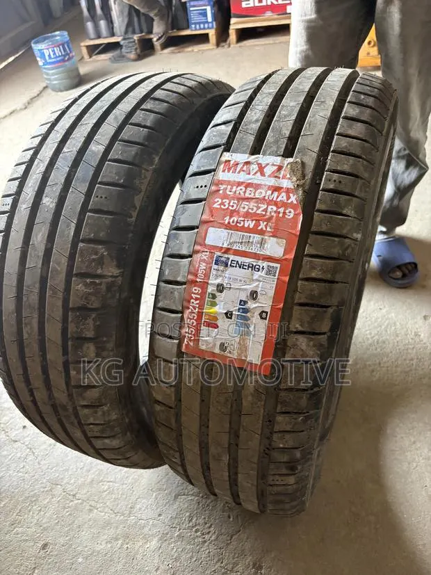 235/55r19 Tyre · Photo 1
