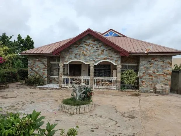 4bdrm House in Santasi Trede, Kumasi Metropolitan for sale · Photo 1
