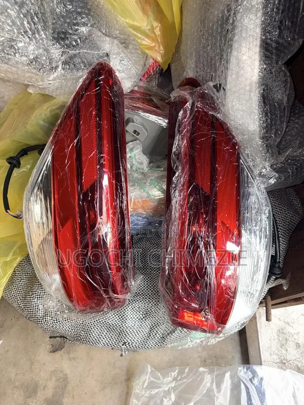 Toyota Highlander 2017/2018/2019 Tail Light · Photo 1