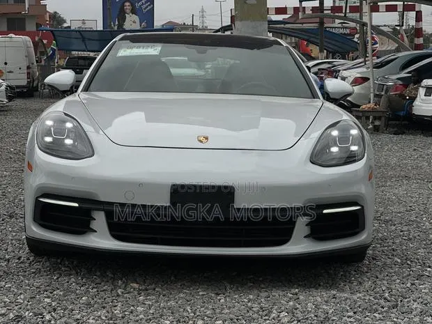 Porsche Panamera Turbo Executive AWD 2019 Silver · Photo 1