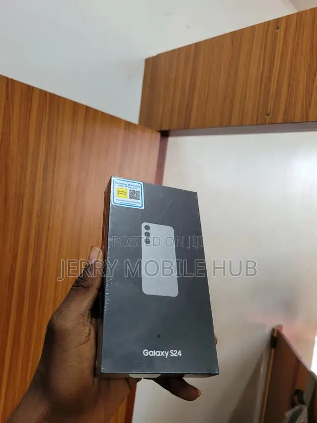New Samsung Galaxy S24 128 GB · Photo 1