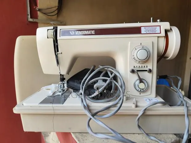 Foreign Used Electric Sewing Machine · Photo 1