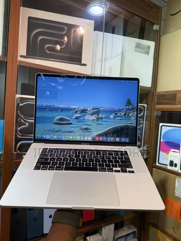 Laptop Apple MacBook Pro 2019 64GB Intel Core i9 SSD 1T · Photo 1