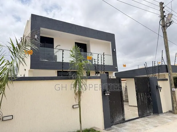 4bdrm Duplex in Atasemanso., Kumasi Metropolitan for sale · Photo 1