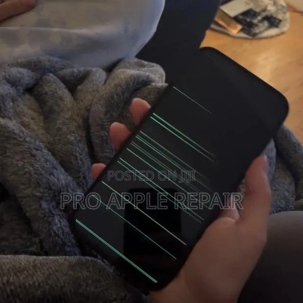 iPhone 13,14,15 Series Screen Repair · Photo 1