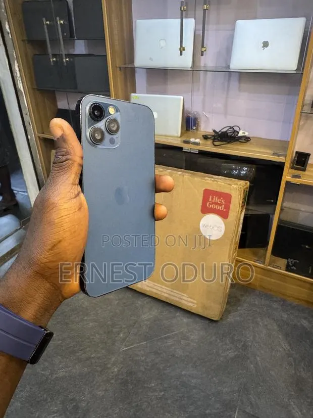 Apple iPhone 12 Pro Max 128 GB Blue · Photo 1