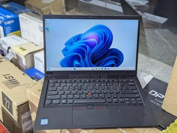 Laptop Lenovo ThinkPad X1 Carbon 16GB Intel Core i7 SSD 512GB · Photo 1