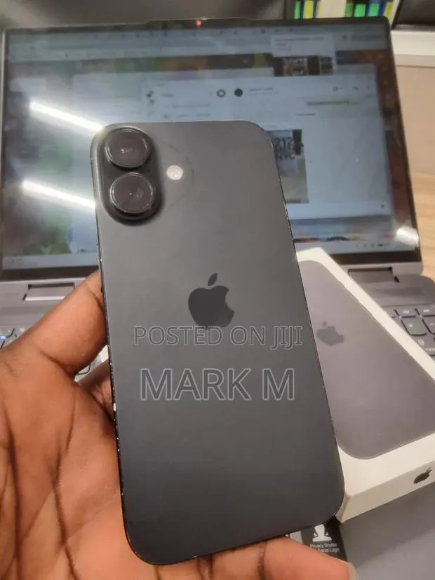 Apple iPhone 16 128 GB Black · Photo 1