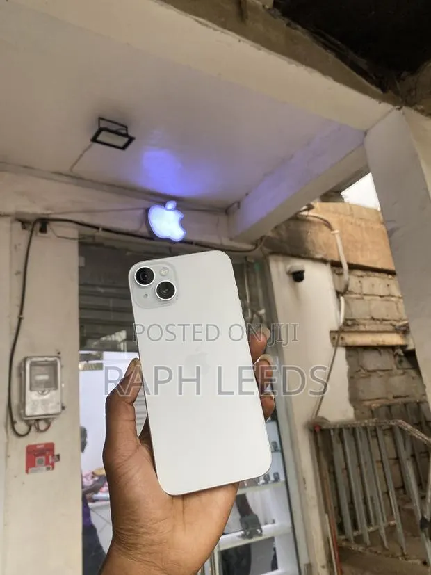 New Apple iPhone 15 Plus 128 GB Green · Photo 1