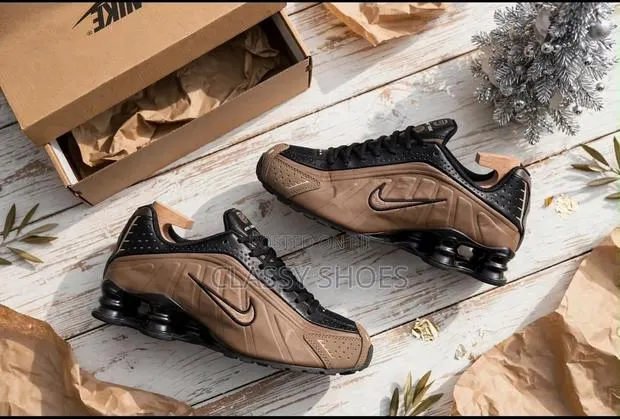 Nike Shox Coffee Brown and Black · Photo 1