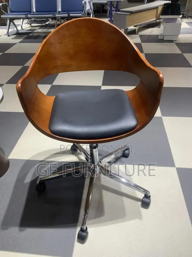 Salon Chairs · Photo 1