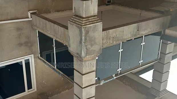 Stainless Glass and Frameless Design · Photo 1