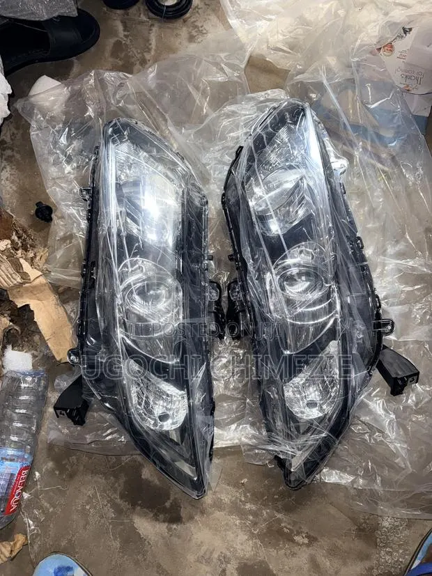 Honda Civic 2011/2012 Headlights · Photo 1