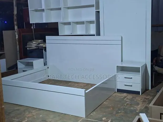 Modern King Size Bed Frame · Photo 1