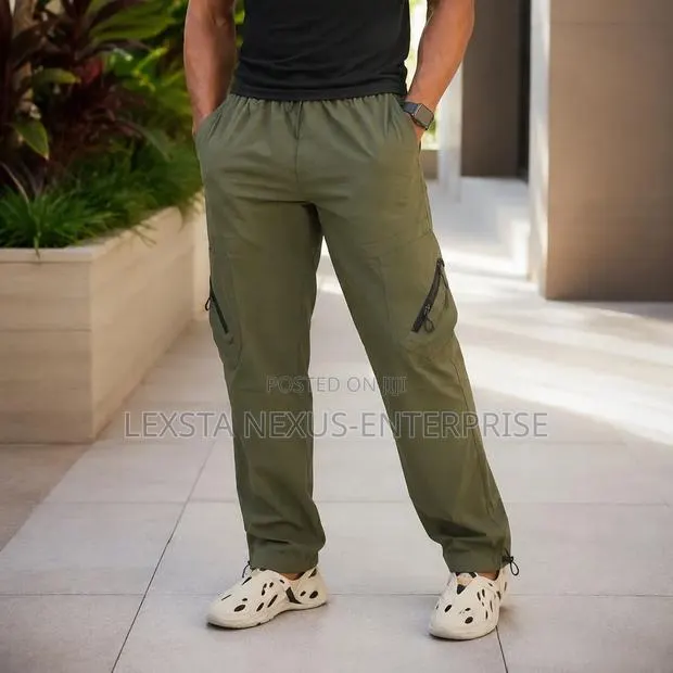 Navy Green Cargo Pants/ Trousers · Photo 1