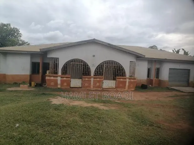 5bdrm House in Bipoa Zongo, Sekyere South for sale · Photo 1
