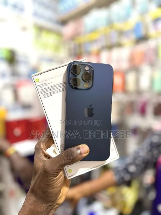 New Apple iPhone 15 Pro Max 256 GB Blue · Photo 1