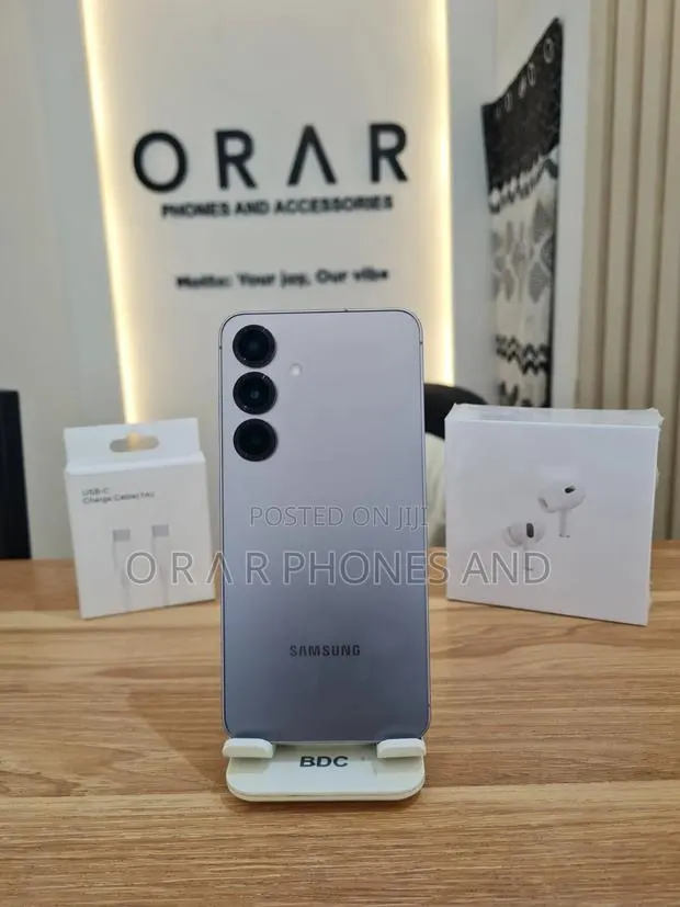 Samsung Galaxy S25 128 GB Silver · Photo 1