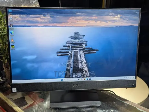 Desktop Computer Dell Inspiron 24 5000 16GB Intel Core i7 SSD 256GB · Photo 1